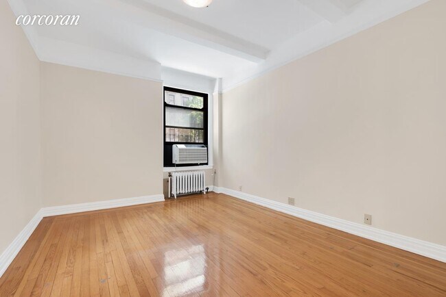 Foto del edificio - 69 W 106th St