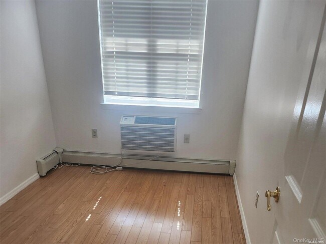 Foto del edificio - 82-74 Country Pointe Cir