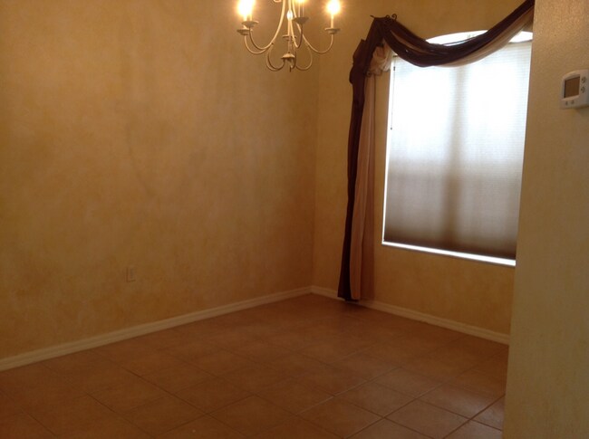 Foto del edificio - 2533 Stanhope Dr