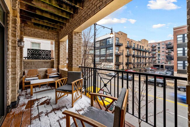 Foto del edificio - 1909 S Michigan Ave