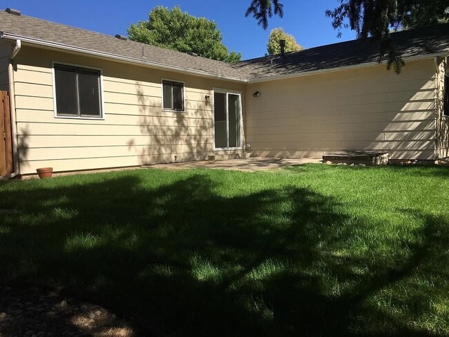 Foto del edificio - 862 Charter Oak Ct