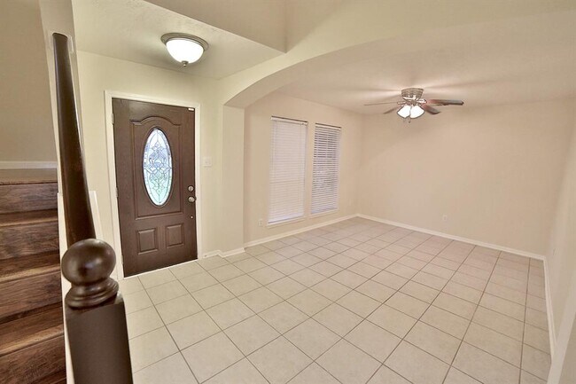 Building Photo - 3115 Glenwood Dr