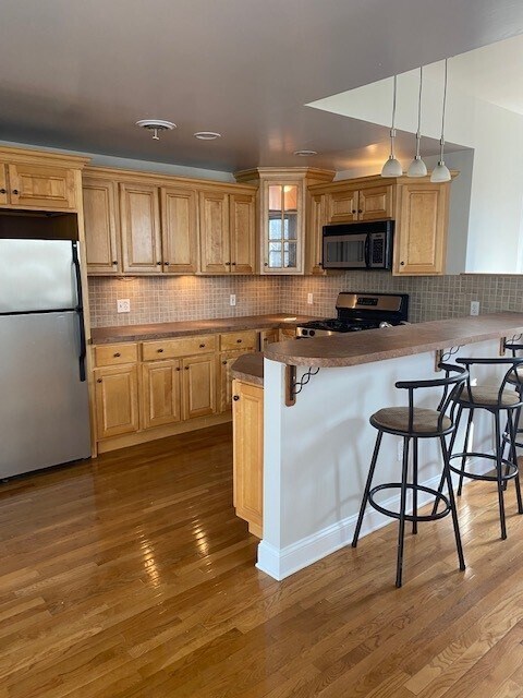 Updated kitchen - 303 E Atlantic Ave