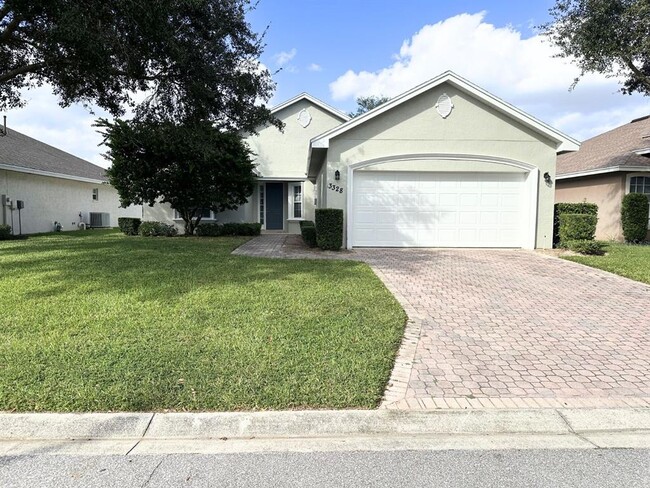 Foto del edificio - 3328 Oak Hill Pl