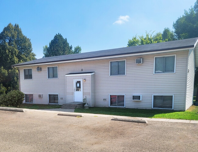 1706 9th St N Unit 102, Wahpeton, ND 58075 Apartments in Wahpeton, ND
