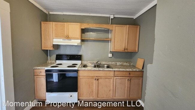1 br, 1 bath House - 2501 E. Chelsea St. - 4