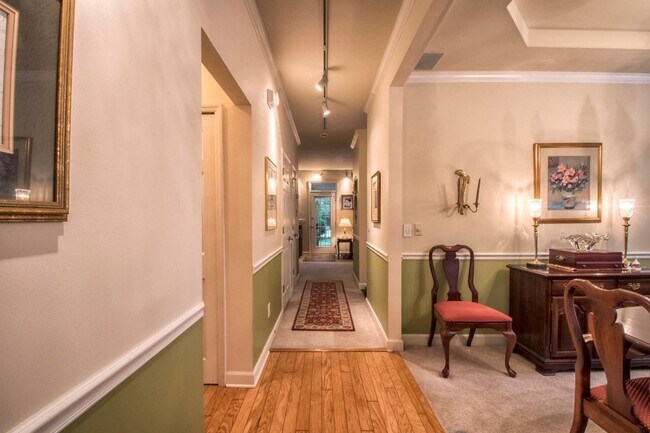 Building Photo - Stunning 3 - Bedroom 2.5 - Bath Townhome -...