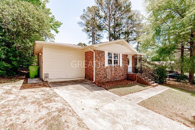 Building Photo - 1436 Hollingshed Rd