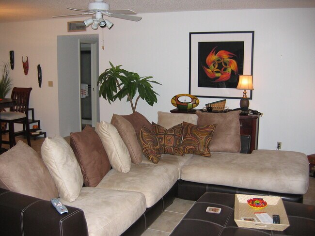 Sala de estar - 14120 Nesting Way