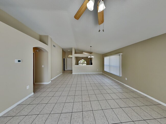Building Photo - 5404 Chenault Pl