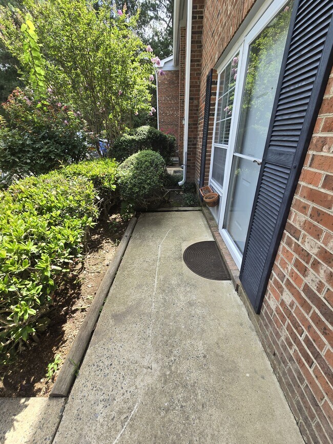 Building Photo - 118 Chaucer Ct