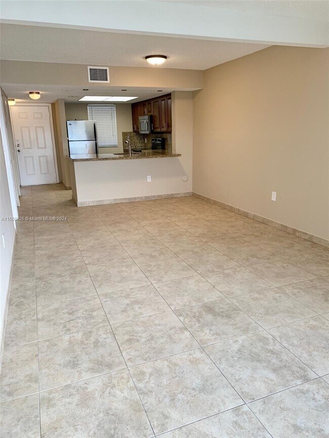 Building Photo - 5200 NW 31st Ave