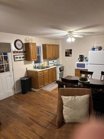 Foto del edificio - 5010 Hooper Hwy