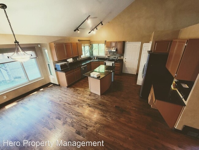 Building Photo - 5 br, 4 bath House - 2036 Village Point Way