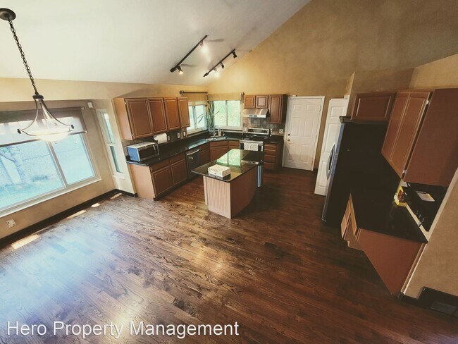 Foto del edificio - 5 br, 4 bath House - 2036 Village Point Way