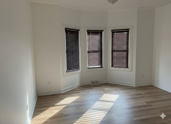 Building Photo - 1619 10th St S