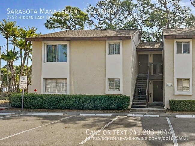 Foto del edificio - 2752 Hidden Lake Blvd