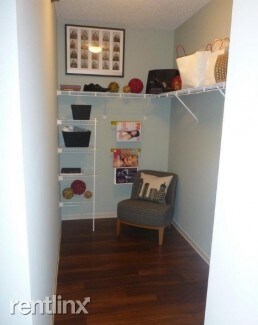 Building Photo - 362 E Ohio St