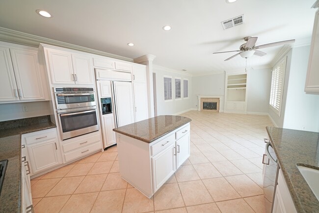 Building Photo - 20624 Como Ln