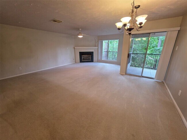 Foto del edificio - 8051 Bay Branch Dr