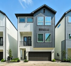 Building Photo - 2306 Hoskins Dr