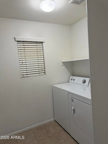 Foto del edificio - 9591 N 81st Dr