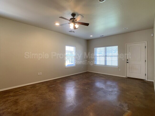 Foto del edificio - 14628 1st St