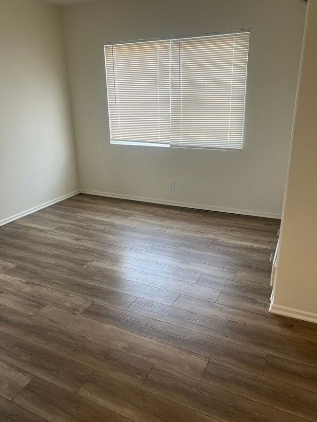 Photo - 4134 1/4 Somerset Drive Apartment