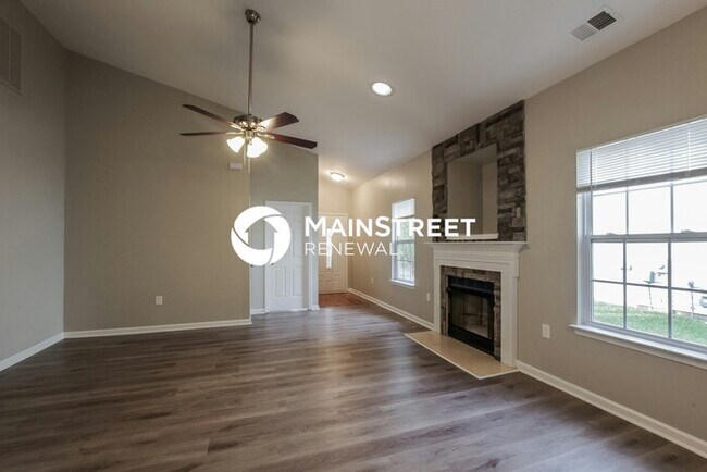 Building Photo - 4 Bedroom Pet-Friendly Home in MONROE, NC with Main Street Renewal