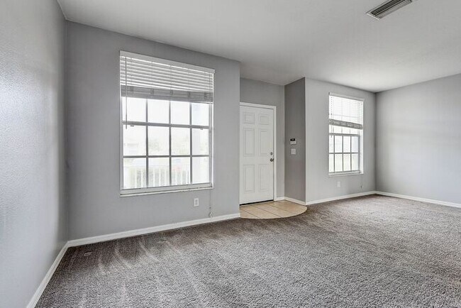 Foto del edificio - Land O'Lakes 3 Bed/2.5 Bath Townhome for L...