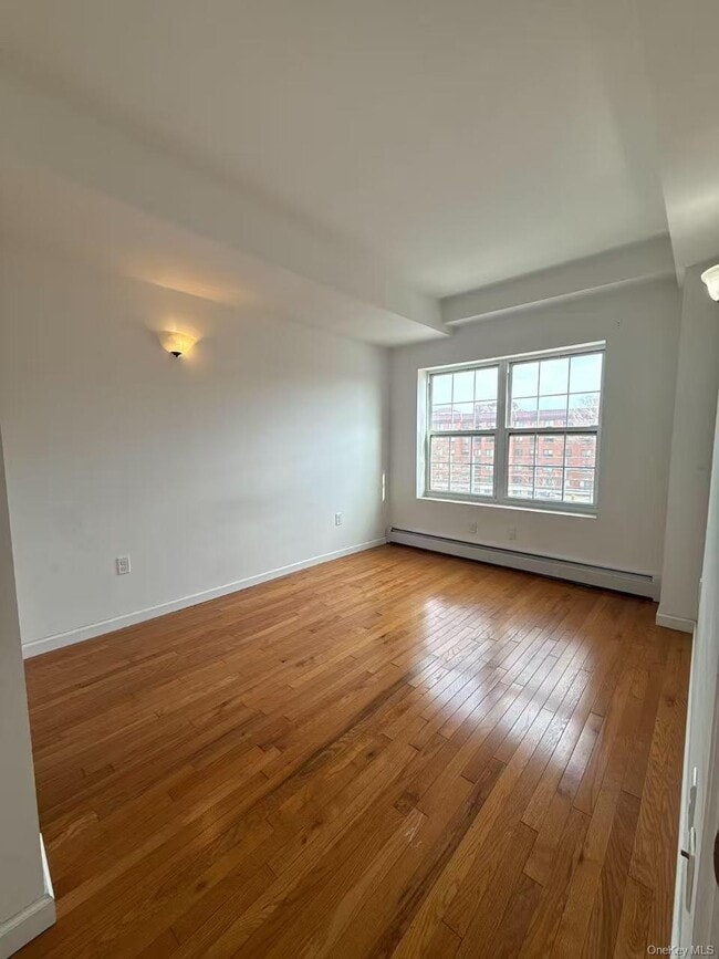 Foto del edificio - 71-66 Parsons Blvd