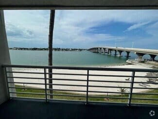 Building Photo - 5701 Bahia Del Mar Cir N