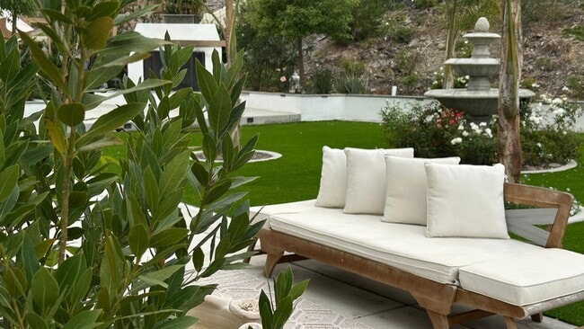 Foto del edificio - 24814 Woodley Cir