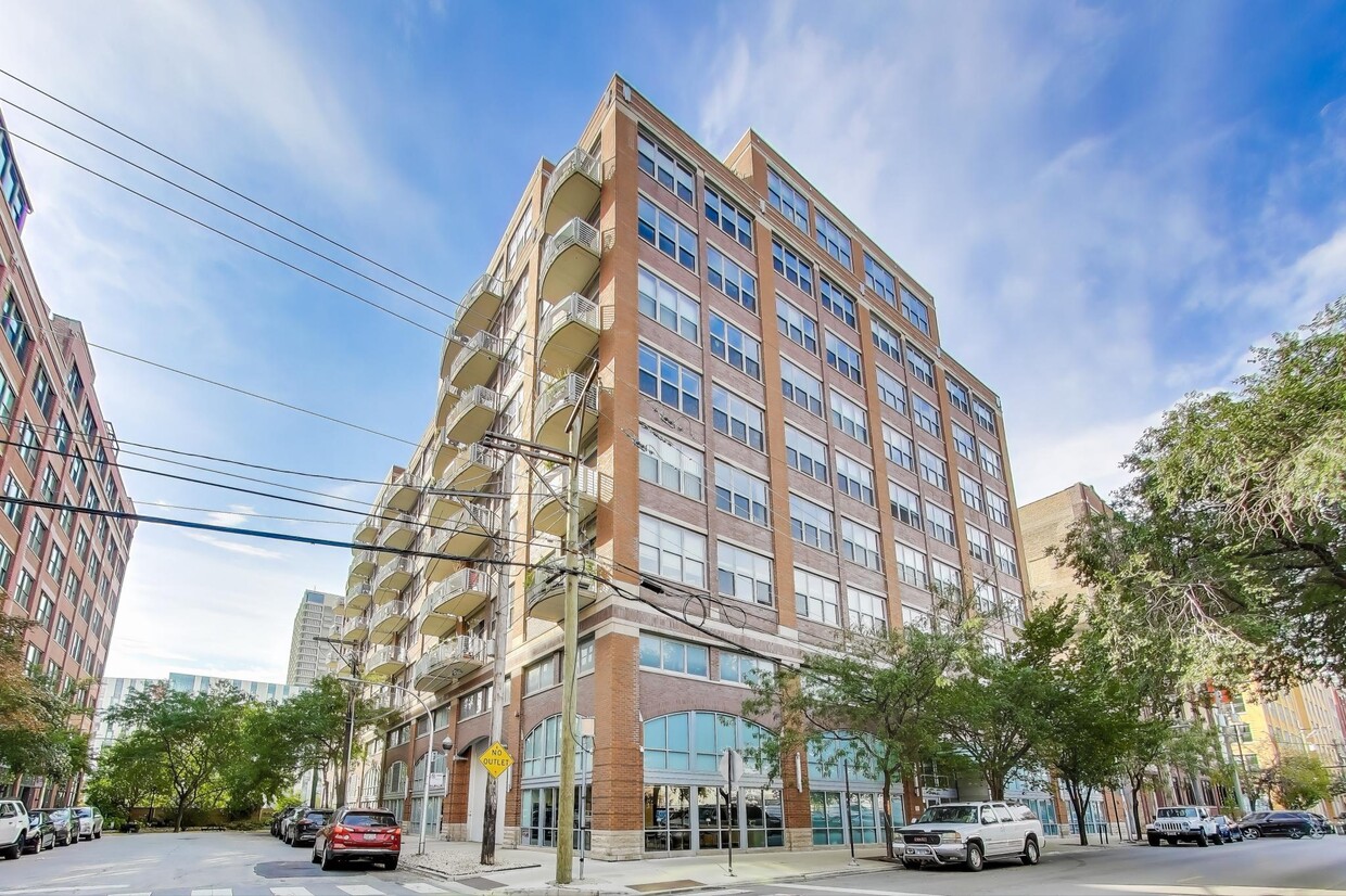 Primary Photo - 933 W Van Buren St