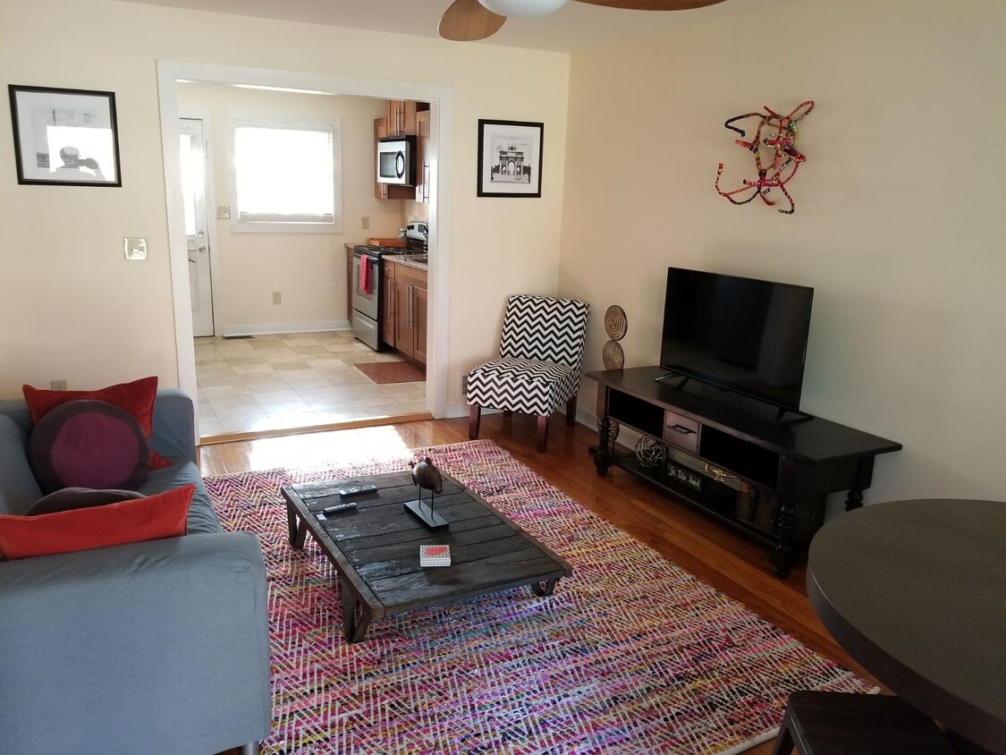 Primary Photo - 1275 Woodland Ave NE