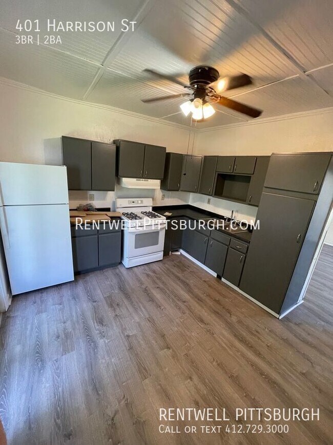 Building Photo - 3 Bedroom Home in Glassport (Section 8 Not...