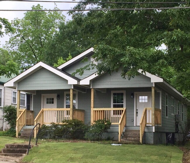 Building Photo - 1709 Oxmoor Rd