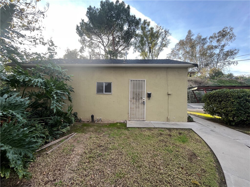 Primary Photo - 11414 Loma Vista Dr