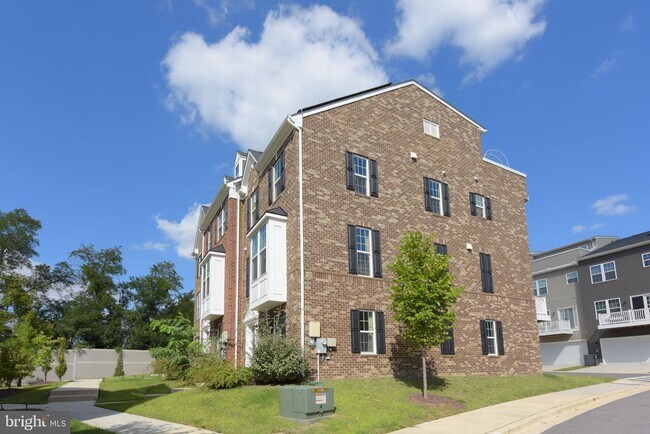 Foto del edificio - 9912 Vista Pointe Dr