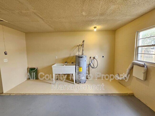 Foto del edificio - 360 Holly Ridge Rd