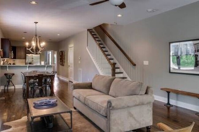 Photo - 1212 Ashwood Ave House