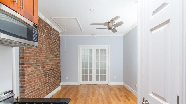 Foto del edificio - 246 Mott St