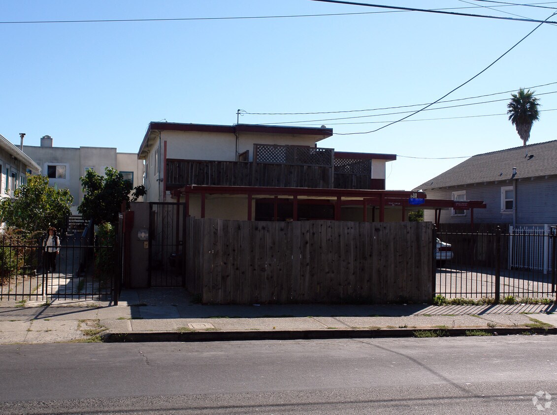 Foto del edificio - 1526 Bissell Ave