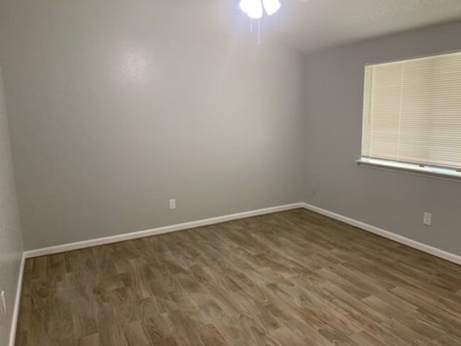 Building Photo - Coming Soon !