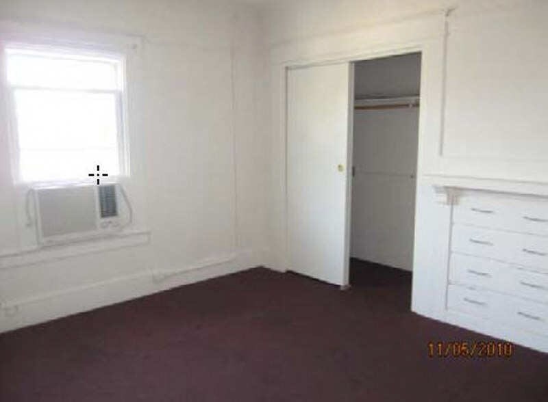 Foto del edificio - 330-334 E Oak St