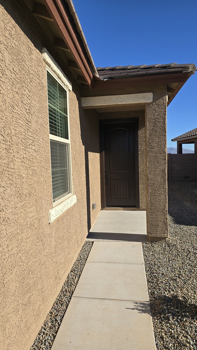 Building Photo - 8941 E Pantano Bluff Dr