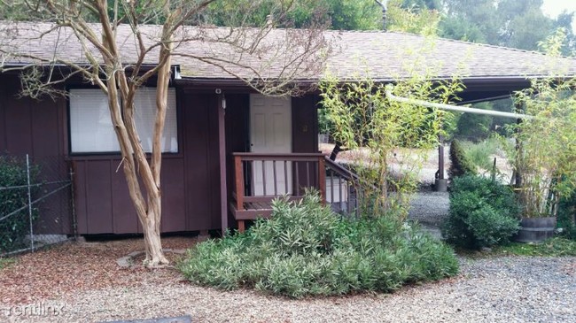 Building Photo - 1 br, 1 bath House - 24433 Palomares Rd