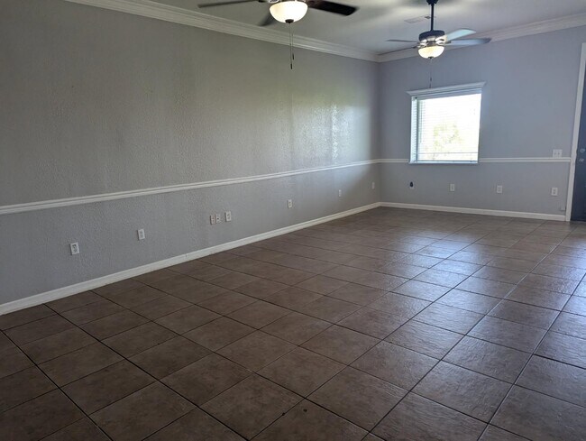 Foto del edificio - 6500 S Farm-to-Market 565 Rd