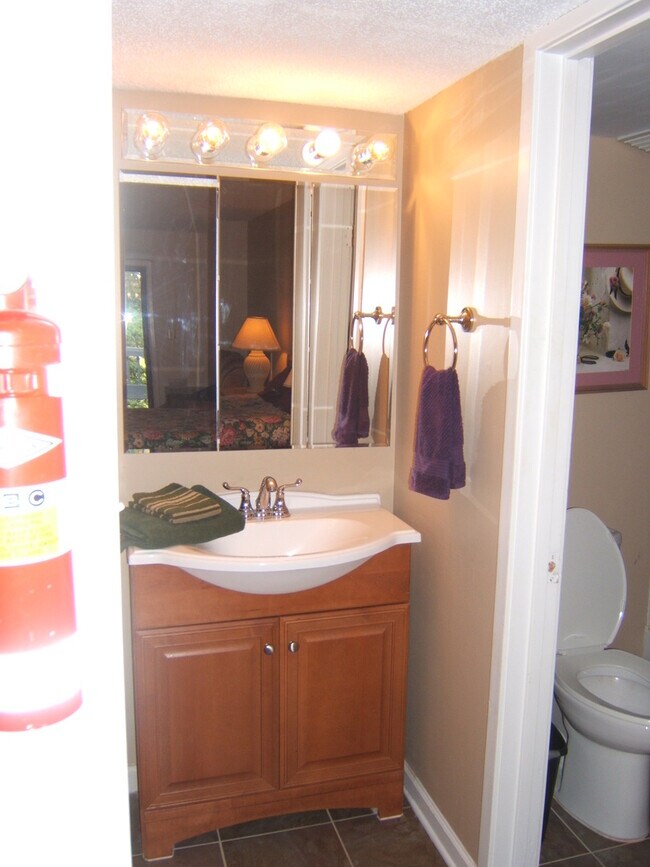 Foto del edificio - Lovely Studio in Gated Community Utilities...