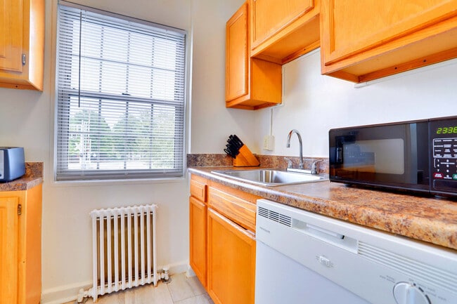 Foto del edificio - 1420 W Abingdon Dr